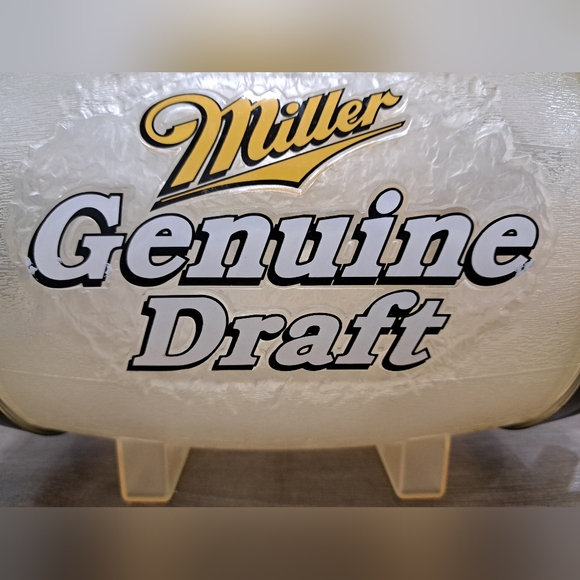 Miller Genuine Draft MGD 64oz Mini Beer Keg Barrel Man Cave Tavern Bar w/Tap - Picture 2 of 10